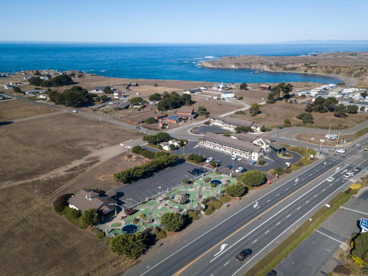 Emerald Dolphin Inn & Mini Golf Fort Bragg Exterior foto