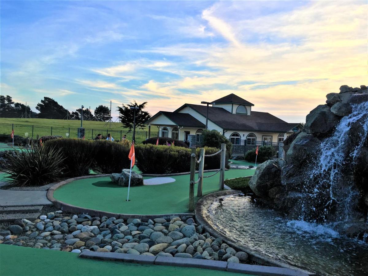 Emerald Dolphin Inn & Mini Golf Fort Bragg Exterior foto