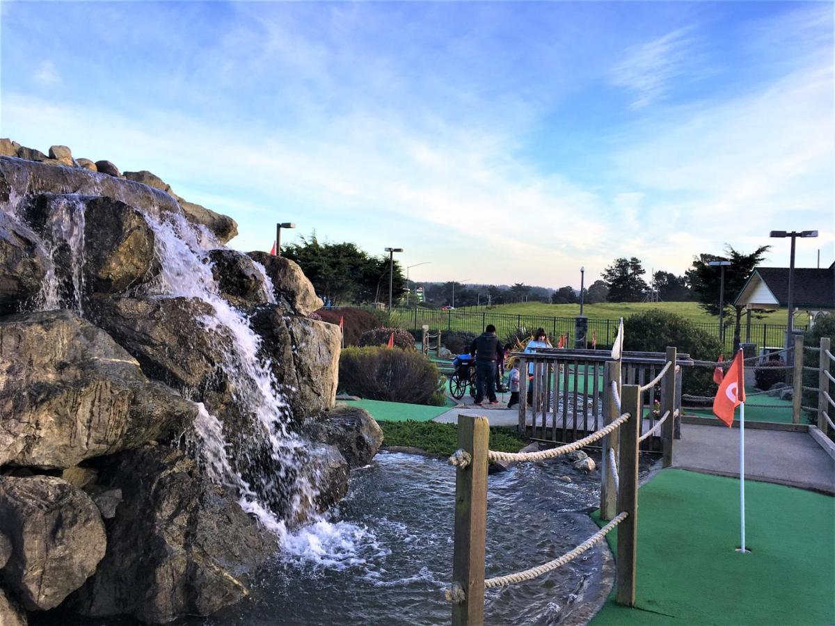 Emerald Dolphin Inn & Mini Golf Fort Bragg Exterior foto