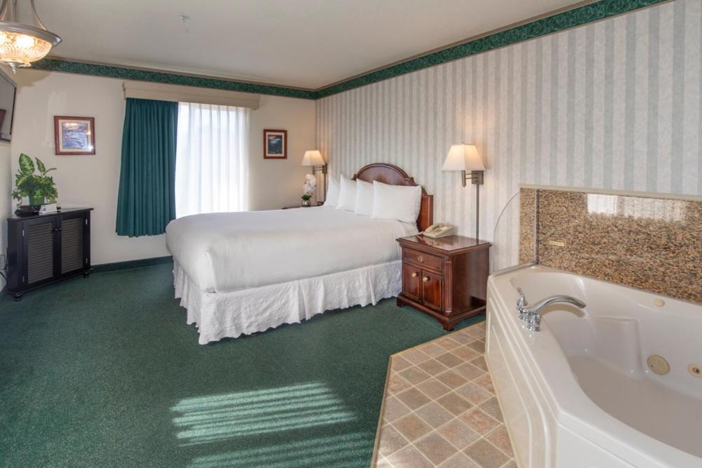 Emerald Dolphin Inn & Mini Golf Fort Bragg Exterior foto