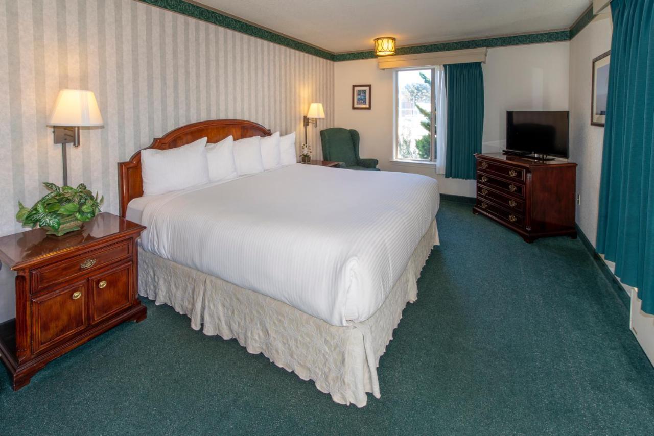 Emerald Dolphin Inn & Mini Golf Fort Bragg Exterior foto